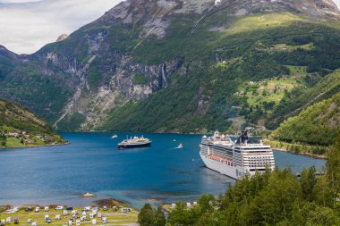 Norveç Geiranger. İskandinav manzarası. Geirangerfjord' u. Güzel manzara.