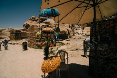 Petra, Ürdün - Mayıs, 2019: Horse Carriange Hazine Havzası'na Turist Getiriyor.