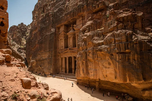 Petra, Jordanië-2019 mei: oude schatkist in Petra, Jordanië. Petra is sinds 1985 een UNESCO-werelderfgoedlocatie — Stockfoto
