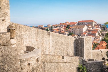 Dubrovnik, Hırvatistan - Temmuz 2019: Dubrovnik Hırvatistan 'ın eski kenti ve limanı
