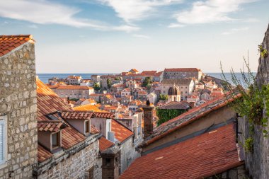 Dubrovnik, Hırvatistan - Temmuz 2019: Dubrovnik 'in Eski Şehir Duvarlarından Bakış