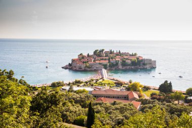 Budva, Karadağ - Temmuz 2019: Karadağ 'ın Sveti Stefan tatil beldesi