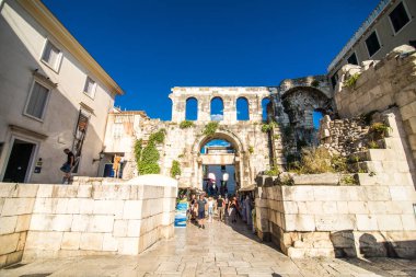 Split, Hırvatistan - Temmuz 2019: Hırvatistan 'ın Split kentinde bulunan Diocletian sarayı Unesco dünya mirası sahası