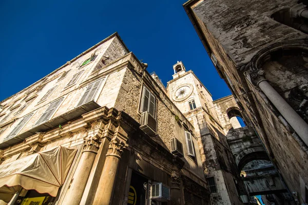 Split, Hırvatistan - Temmuz 2019: Tarihi merkez katedral manzarası, Dalmaçya, Hırvatistan — Stok fotoğraf