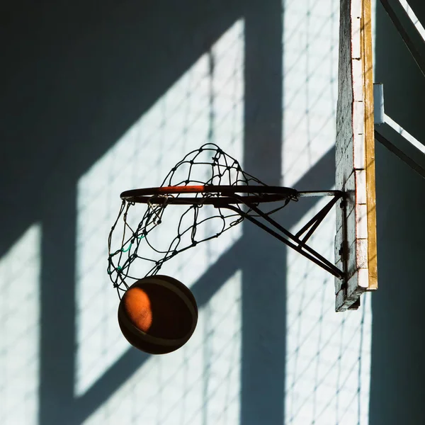 Basketball ball in the basket — Stock Photo, Image