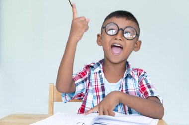 Sevimli küçük çocuk almak düşünüyorum 