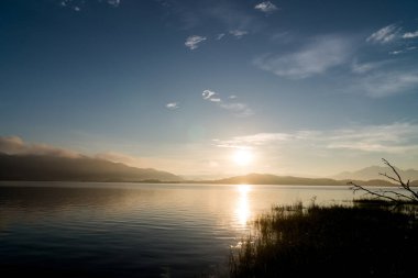 nehir doğarken güzellik