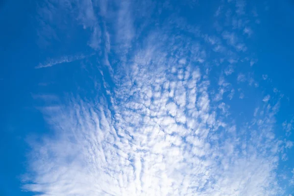 美丽的蓝天白云 — 图库照片