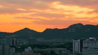 Seul şehir merkezinin gün batımı, Güney Kore.