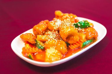 Vegan taze Çin Mutfağı Tatlı ve Ekşi Domuz