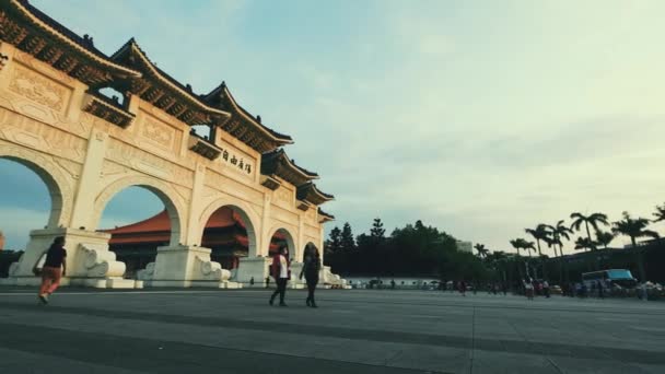 Conceito Primavera Porta Frente Chiang Kai Shek Memorial Hall Com — Vídeo de Stock