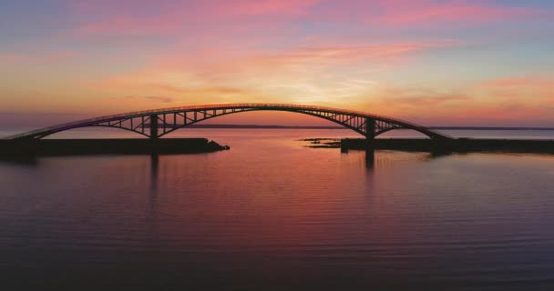 Aerial Shot Sunset Saikai Rainbow Bridge Penghu Islands Taiwan Inglés — Vídeo de stock