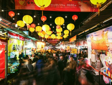 Asakusa, Tokyo, Japonya: Asakusa, Sensoji Tapınağı 'nda kalabalık bir Nakamise Dori
