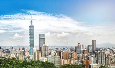 Taipei şehri trafiğin en yoğun olduğu saatte, Tayvan