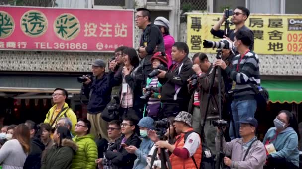 Drachenkopf Mit Löwentanz Beim Miaoli Hakka Laternenfest Drachenbombardement Tradition Taiwan — Stockvideo