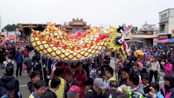 Vezetője Sárkány Oroszlán Tánc Miaoli Hakka Lantern Festival Dragon Bombázás — Stock videók