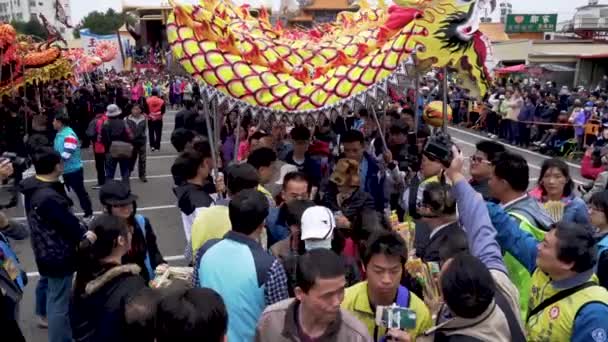 Голова Дракона Танцующим Львом Фестивале Мяоли Традиция Китайского Нового Года — стоковое видео