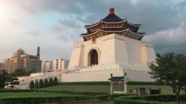 Taipei 'deki Chiang Kai Shek (CKS) anıt parkının gün batımı