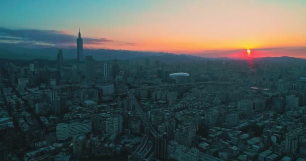 Sunset Χρώμα Της Πόλης Ταϊπέι Δραματικά Σύννεφα Και Γέφυρα Στην — Αρχείο Βίντεο