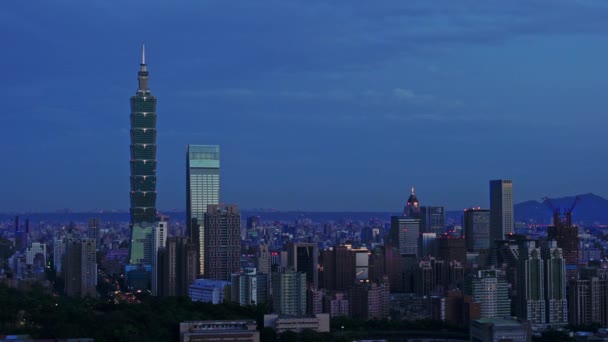 Salida Del Sol Ciudad Taipei Con Hermosas Nubes — Vídeos de Stock