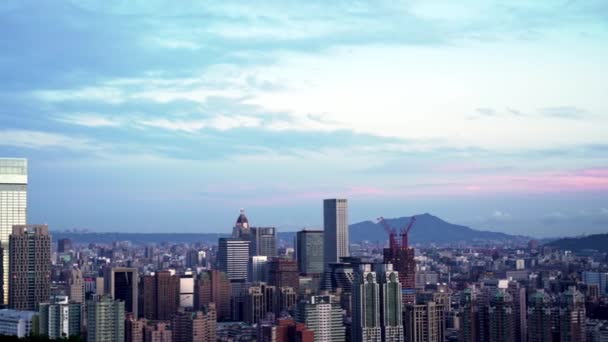 Güzel Bulutlarla Dolu Taipei Şehrinin Gündoğumu — Stok video