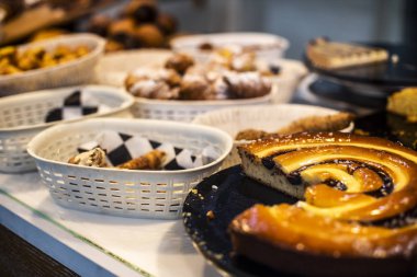 Birçok türde bir fırın, hamur işleri