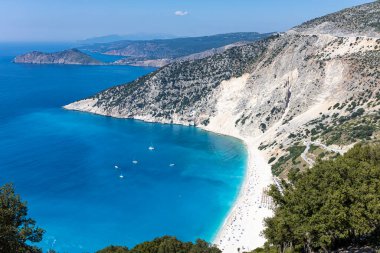 Yunanistan 'ın Kefalonia kentindeki Myrtos plajının manzarası