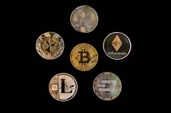 Colección Monedas Criptográficas Bitcoin Moneda Entre Otras Monedas Criptográficas Ondulación —  Fotos de Stock