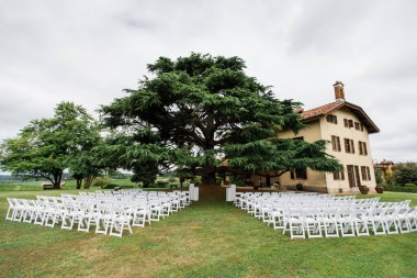 Düğün merasimi için alan. Güzel bahçeli Toskana villası