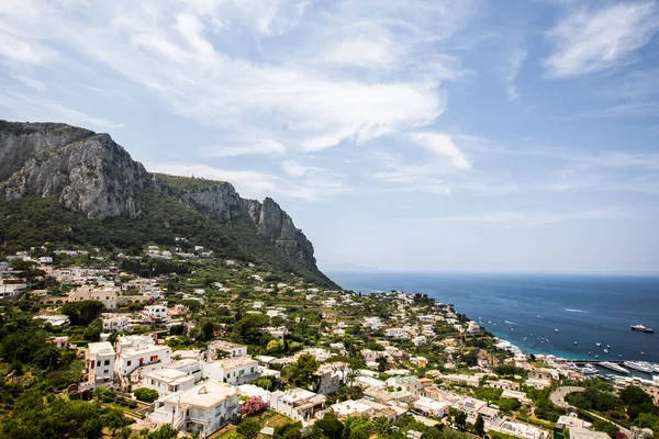 Des Bâtiments Montagne Mer Sont Visibles Île Capri Par Une — Photo