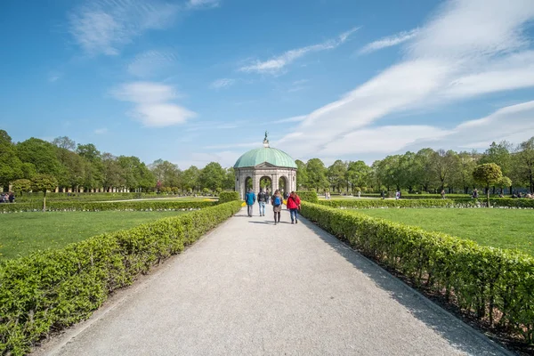 Mnichov Německo Dubna 2017 Lidí Kteří Jdou Hofgarten Zahrada Centru — Stock fotografie