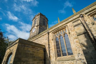St. Mary's Heritage Centre, Newcastle, İngiltere'de Tyne Nehri üzerinde yer alan kütüphaneler, sanat ve mirası içeren ziyaretçi cazibe