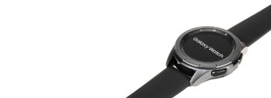 Bangkok, Tayland - Eyl 30, 2018: Yeni Smartwatch Samsung Galaxy saat 42mm gece yarısı Siyah Oniks Siyah kayış göstermek logo perde, beyaz arka plan üzerinde izole ile. Yakın çekim afiş boyutu kopya alanı ile