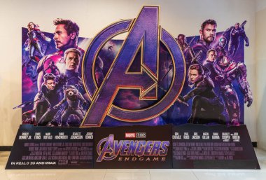 Bangkok, Tayland - Nis 18, 2019: Avenger Endgame film fon ekran sinema. Sinema tanıtım reklam veya film endüstrisi pazarlama konsepti