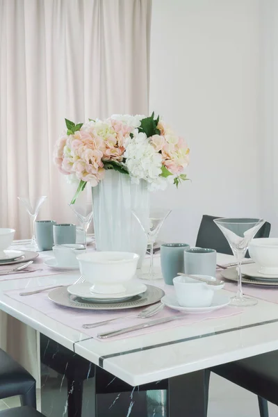 Romantic Dining Set Beautiful Flower Vase Center Dining Table — Stock Photo, Image