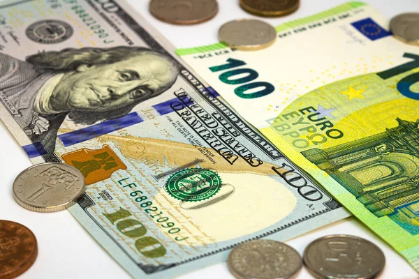 Dolar ve avro, banknotlar 100 avro ve dolar, banka sermayesi, farklı ülkelerin paraları, döviz piyasası. Yüksek kalite fotoğraf