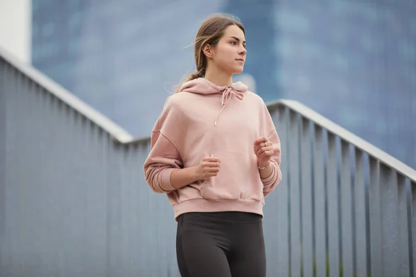 Fit Pretty Girl Running Stairs City Background — Stock Photo, Image