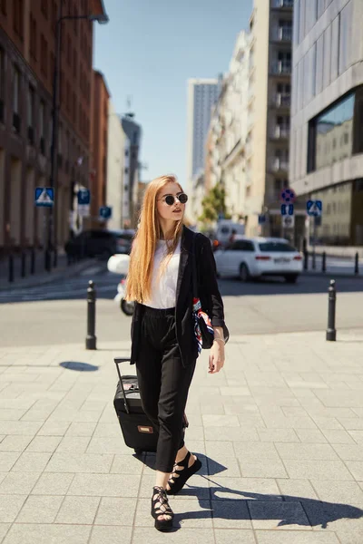 Blonde Girl Walking Street Suitcase — Stock Photo, Image