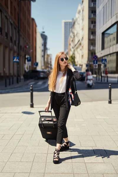 Blonde Girl Walking Street Suitcase — Stock Photo, Image