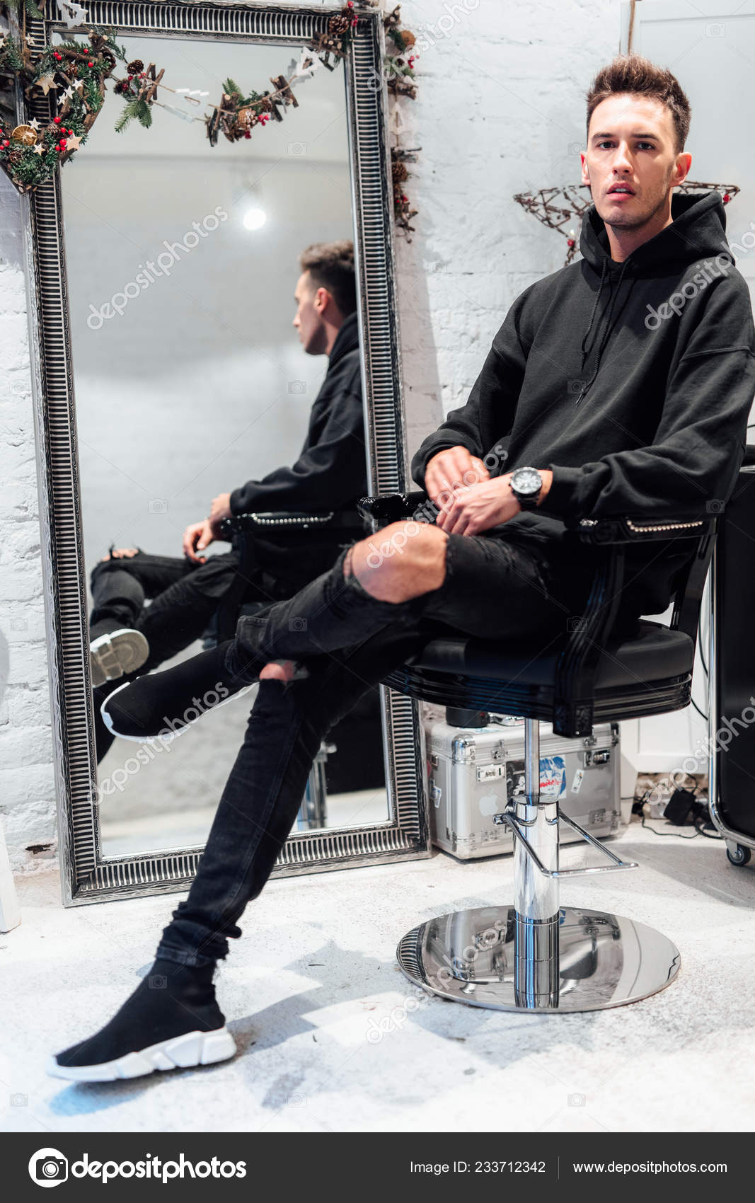 all black salon outfits