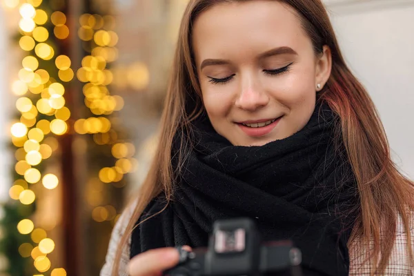 Photographer Girl Walk Street Take Photos Camera Happy Face Wear — Stock Photo, Image