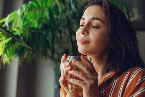 Woman Sit Stairs Home Smell Her Green Tea Feels Great — Stock Photo, Image