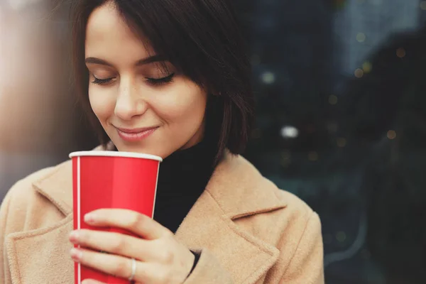 Woman Drink Her Hot Coffee While Walking Street Portrait Stylish — Stock Photo, Image