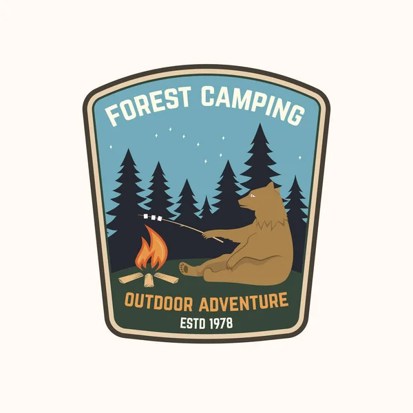 Camping forestier. Illustration vectorielle . — Image vectorielle