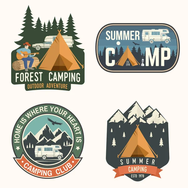 Set de insignias de campamento de verano. Vector. Concepto para camisa o logotipo, impresión, sello, parche o camiseta . — Vector de stock