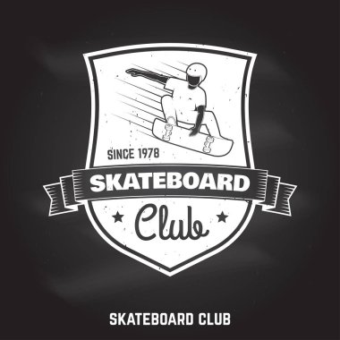 Kara tahta kaykay club işareti. Vektör çizim.