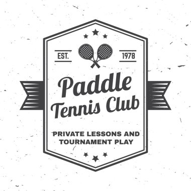 Raket tenis kulübü rozeti, amblem veya işareti. Vektör çizim.