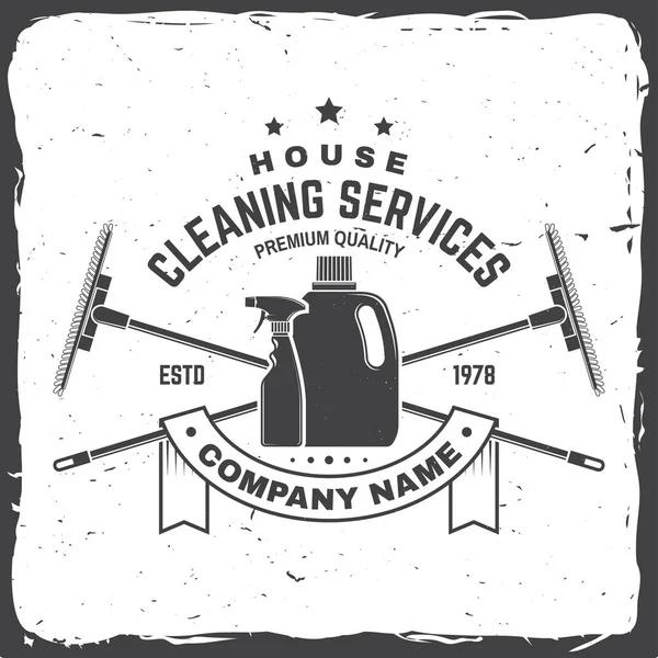 Temizlik şirket rozet, amblem. Vektör çizim. Gömlek, damga veya tee için kavram. Temizleme aletleri vintage tipografi tasarımı. Temizlik hizmeti işareti şirket için iş ilgili