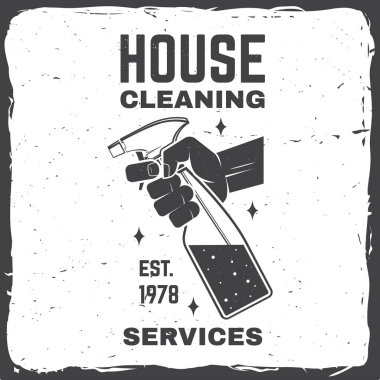 Temizlik şirket rozet, amblem. Vektör çizim. Gömlek, damga veya tee için kavram. Temizleme aletleri vintage tipografi tasarımı. Temizlik hizmeti işareti şirket için iş ilgili