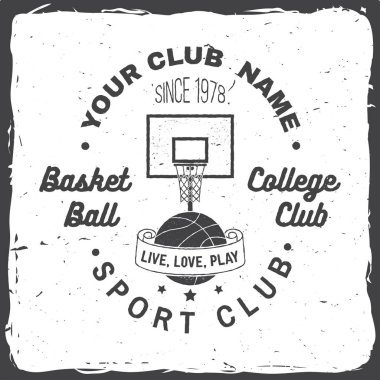Basketbol kulübü rozeti. Vektör çizim. Gömlek, yazdırma, pul için kavram. Vintage tipografi tasarımı ile basketbol halka, net ve top siluet.